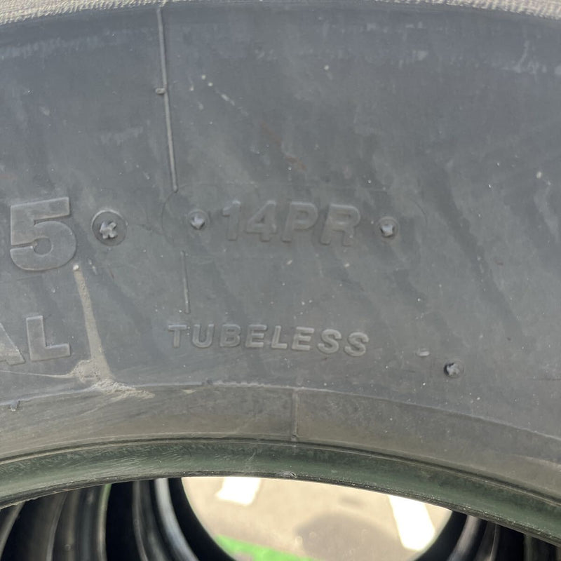 11R22.5 再生中古スタッドレス　 W900 激安美品 4本セット:59,000円