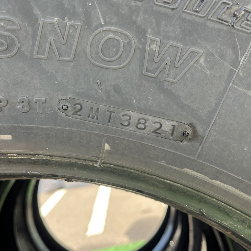 11R22.5 再生中古スタッドレス　 W900 激安美品 4本セット:59,000円