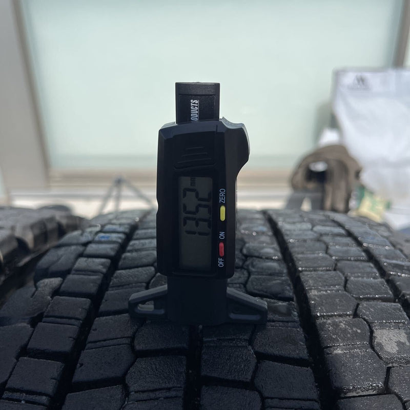 11R22.5 再生中古スタッドレス　 W900 激安美品 4本セット:59,000円
