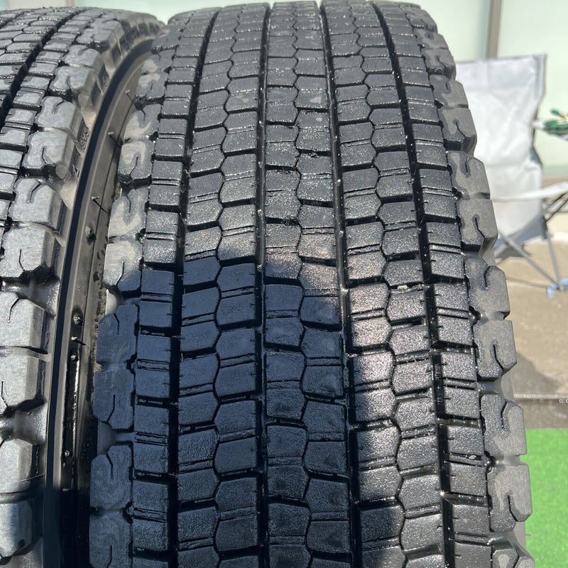 11R22.5 再生中古スタッドレス　 W900 激安美品 4本セット:59,000円
