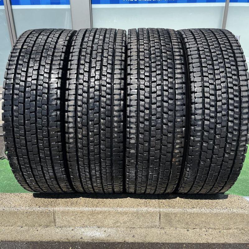 295/80R22.5 BRIDGESTONE, W999 激安美品　2023年製 4本セット:87,000円