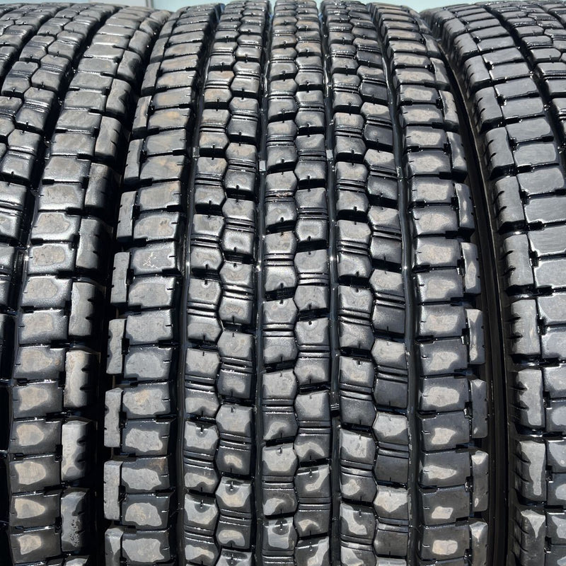 295/80R22.5 BRIDGESTONE, W999 激安美品　2023年製 4本セット:87,000円