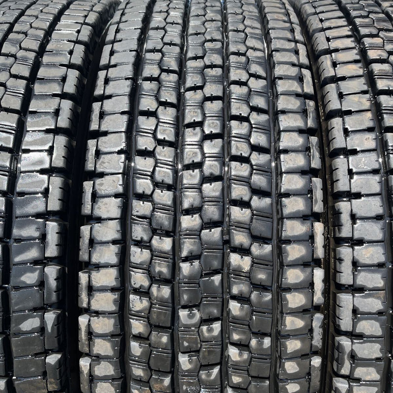 295/80R22.5 BRIDGESTONE, W999 激安美品　2023年製 4本セット:87,000円