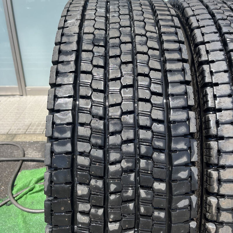 295/80R22.5 BRIDGESTONE, W999 激安美品　2023年製 4本セット:87,000円