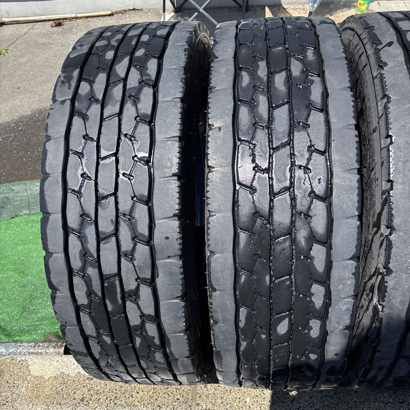 245/70R19.5 中古ミックスタイヤ　激安美品　4本セット：26000円