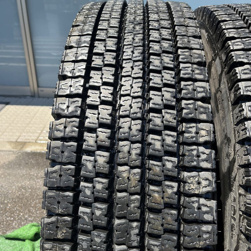 11R22.5 16PR 再生中古スタッドレス　M929 激安美品　6本セット:117,000円