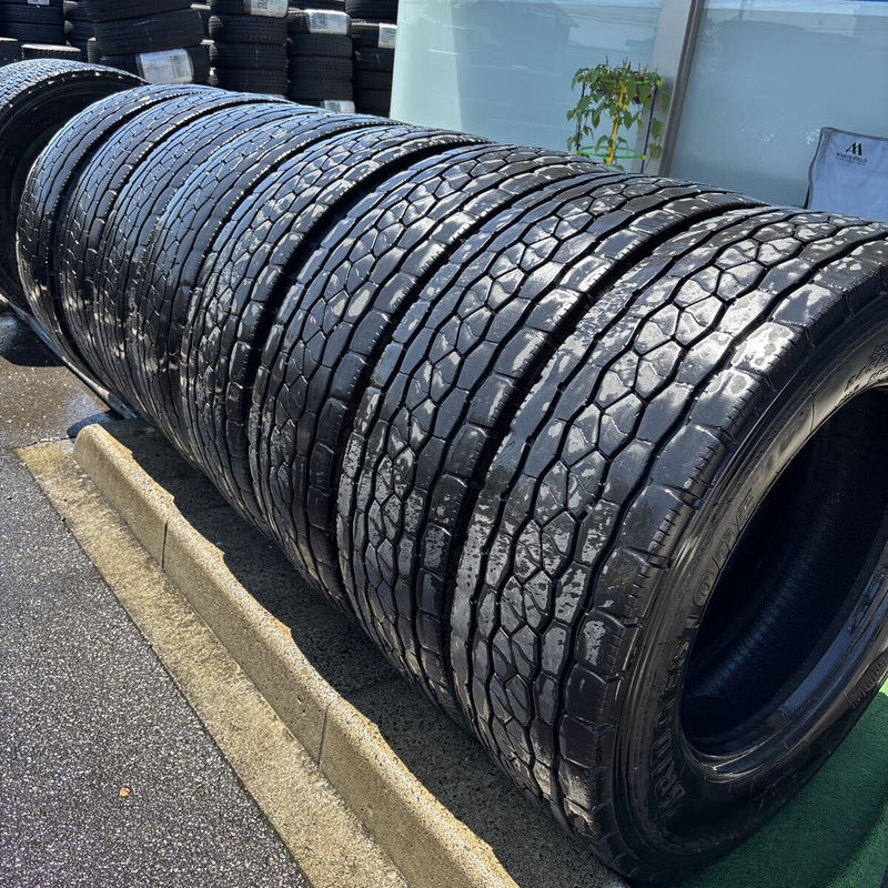 245/70R19.5 BRIDGESTONE. M800. 激安美品　　8本セット: 56000円