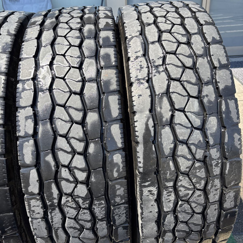 245/70R19.5 BRIDGESTONE. M800. 激安美品　　8本セット: 56000円