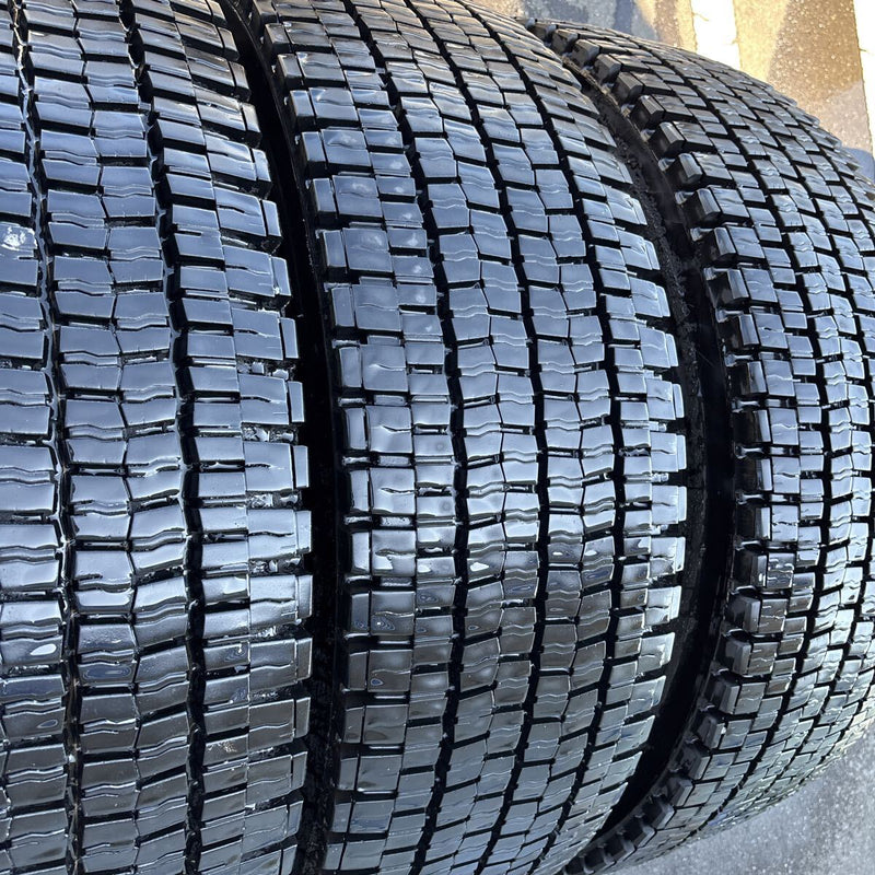 295/80R22.5 DUNLOP. SP001. 2023年製　激安美品　4本セット：80000円