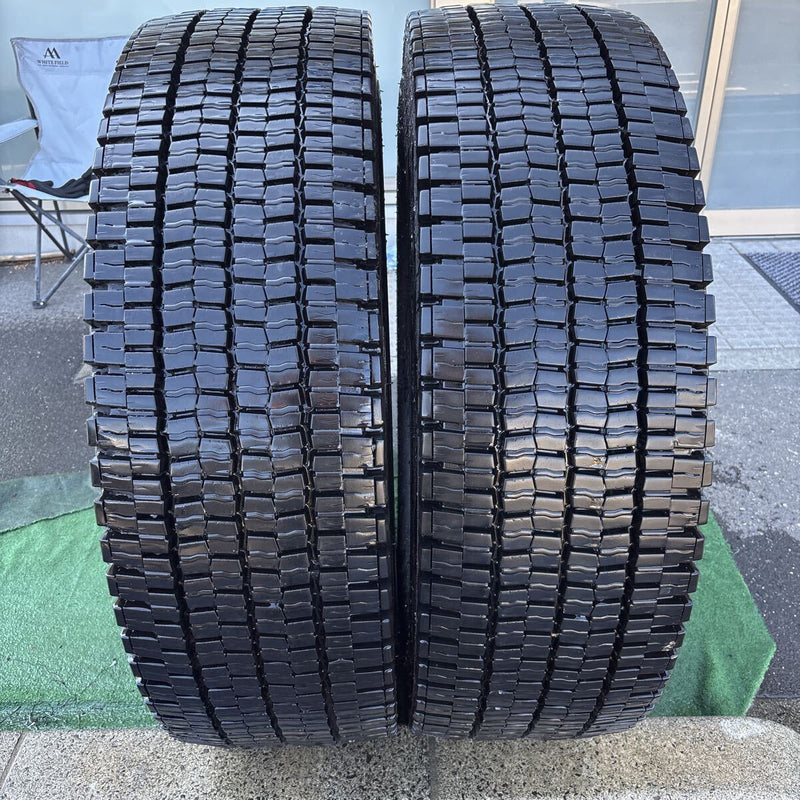 295/80R22.5 DUNLOP. SP001. 2023年製　激安美品　2本セット：44000円