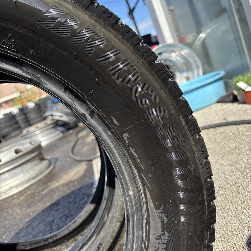 205/60R16 BRIDGESTONE VRX2 中古スタッドレス　2本セット:9000円