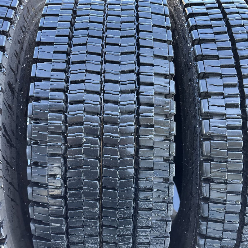 295/80R22.5 DUNLOP. SP001. 2023年製　激安美品　4本セット：48000円