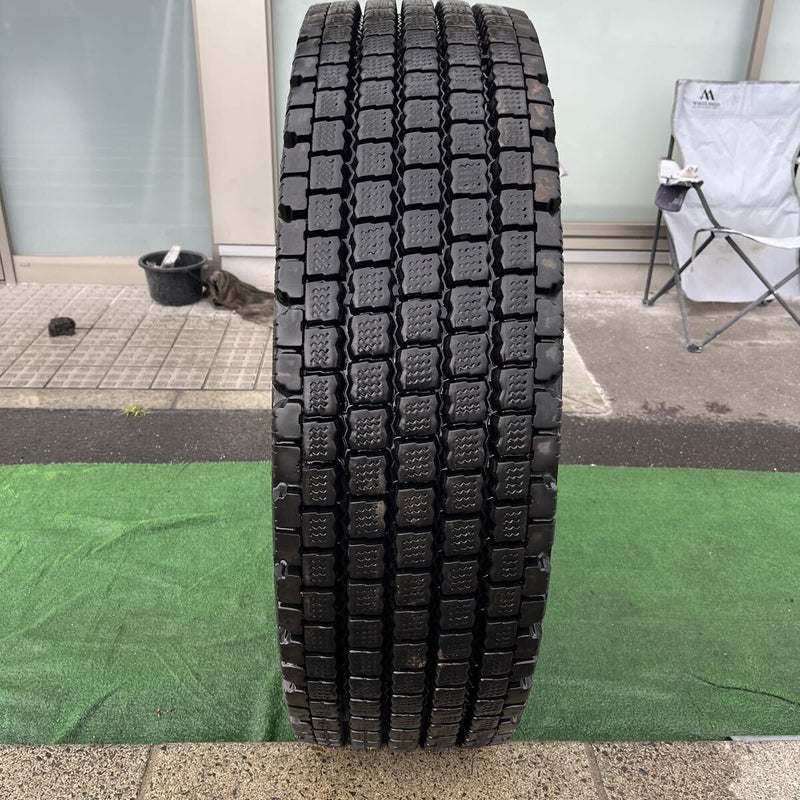 295/80R22.5 BRIDGESTONE, W910 激安美品　2022年製 1本:22,000円