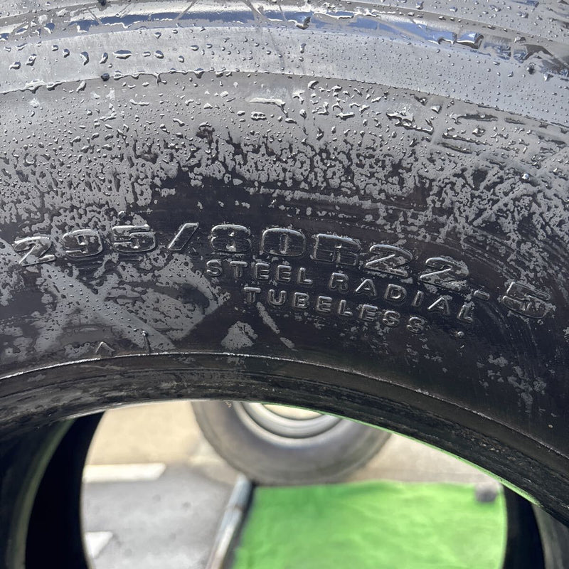 295/80R22.5 DUNLOP. SP001. 激安美品　2023年製　2本セット：44000円