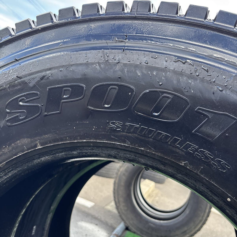295/80R22.5 DUNLOP. SP001. 2023年製　2本セット：40000円