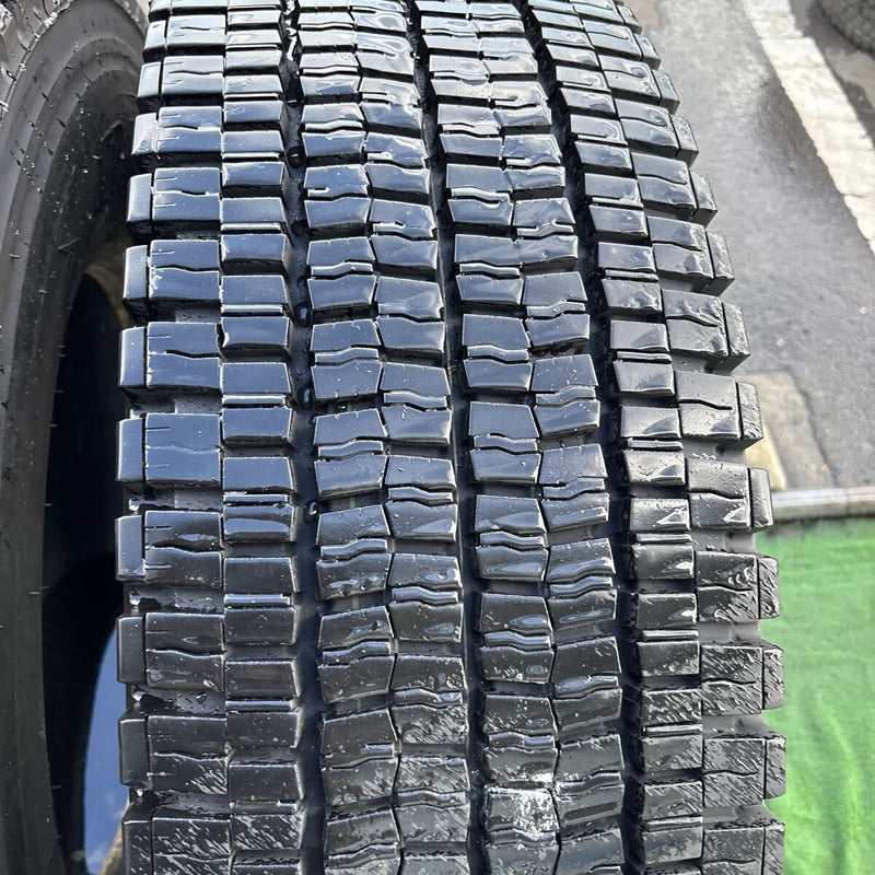 295/80R22.5 DUNLOP. SP001. 激安美品 2023年製　2本セット：44000円