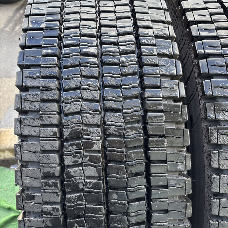 295/80R22.5 DUNLOP. SP001. 激安美品 2023年製　2本セット：40000円