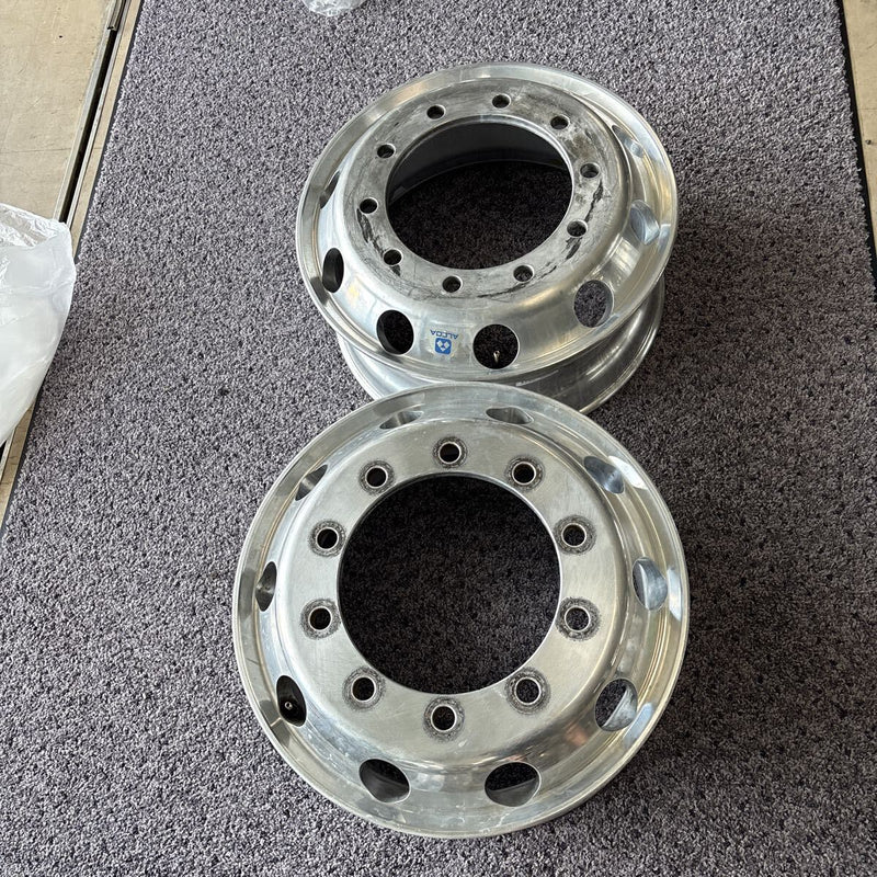 アルコア　アルミホイール　22.5×8.25 . 10穴 (295/80R 22.5及び275/80R22.5などに使用) 激安美品　　本セット：34000円