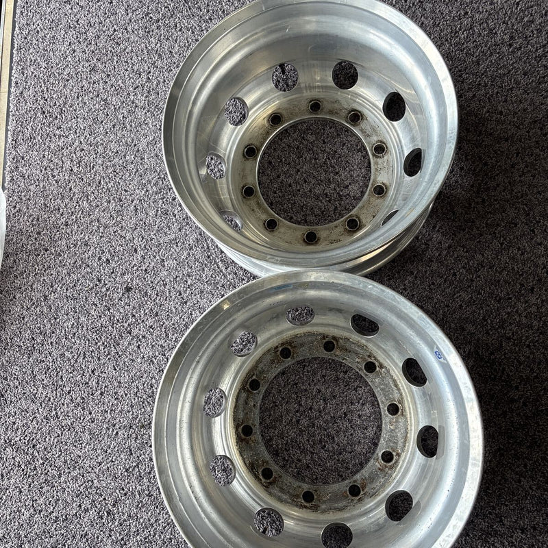 アルコア　アルミホイール　22.5×8.25 . 10穴 (295/80R 22.5及び275/80R22.5などに使用) 激安美品　　本セット：34000円