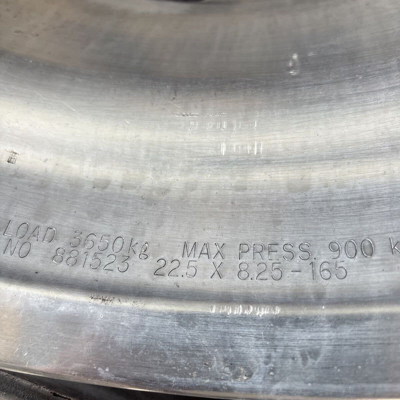アルコア　アルミホイール　22.5×8.25 . 10穴 (295/80R 22.5及び275/80R22.5などに使用) 激安美品　　本セット：34000円