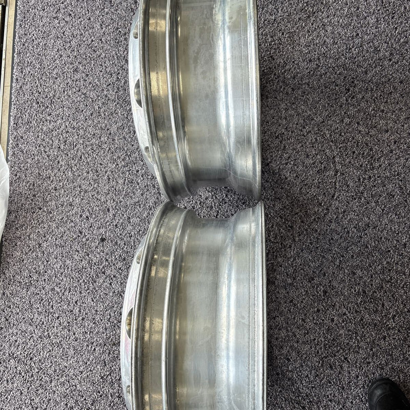 アルコア　アルミホイール　22.5×8.25 . 10穴 (295/80R 22.5及び275/80R22.5などに使用) 激安美品　　本セット：34000円