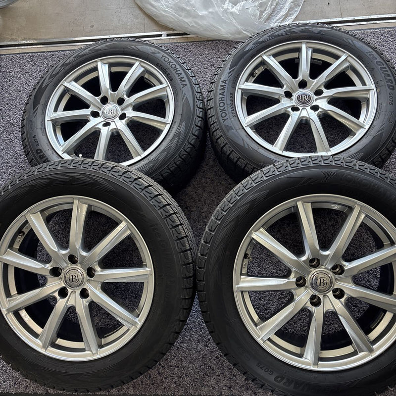225/60R18 YOKOHAMA G075 スタッドレス　ホイール付　ワンシーズンのみ使用　4本セット:60000円