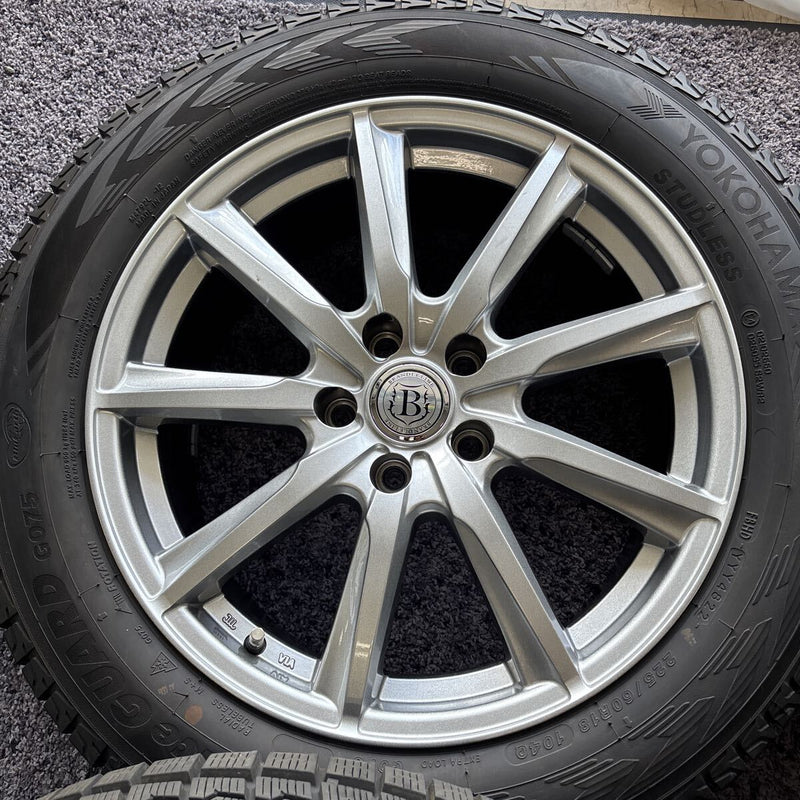 225/60R18 YOKOHAMA G075 スタッドレス　ホイール付　ワンシーズンのみ使用　4本セット:60000円