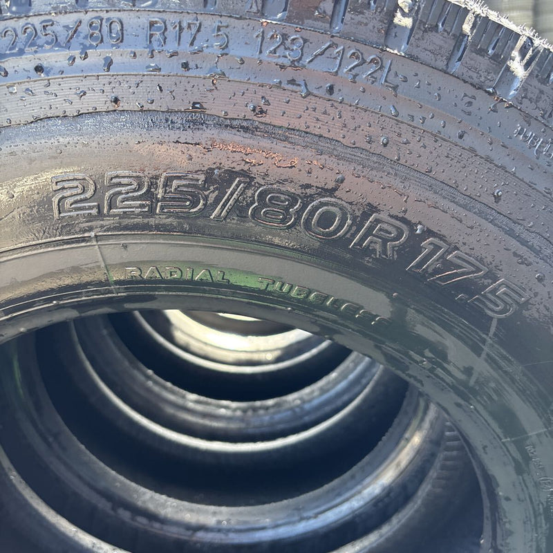 225/80R17.5 再生スタッドレス　 M929. 激安美品　4本セット：44000円