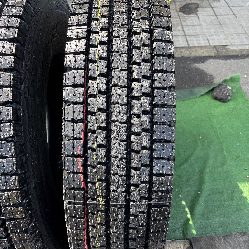 225/80R17.5 再生スタッドレス　 M929. 激安美品　4本セット：44000円