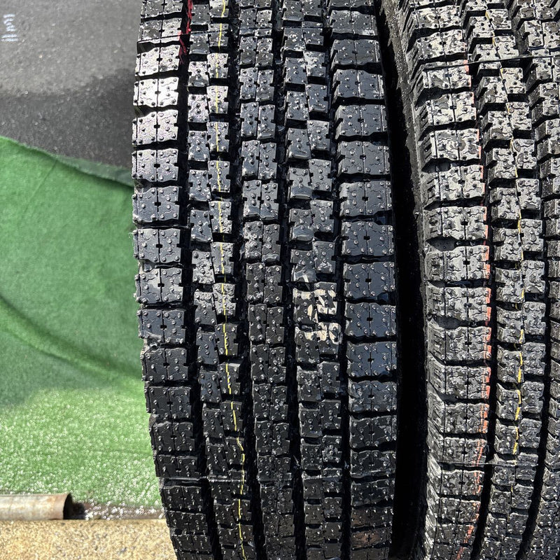 225/80R17.5 再生スタッドレス　 M929. 激安美品　4本セット：44000円
