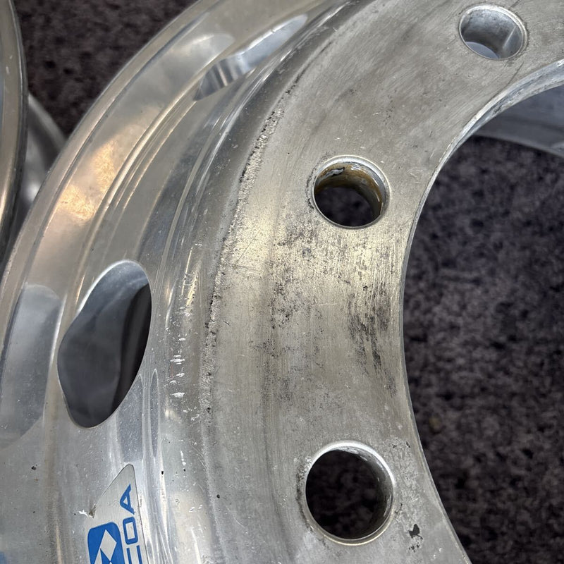 アルコア　アルミホイール　22.5×7.50 . 10穴 (11R 22.5及び275/80R22.5などに使用) 4本セット：69000円