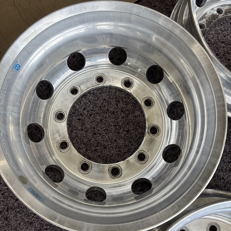 アルコア　アルミホイール　22.5×7.50 . 10穴 (11R 22.5及び275/80R22.5などに使用) 4本セット：69000円