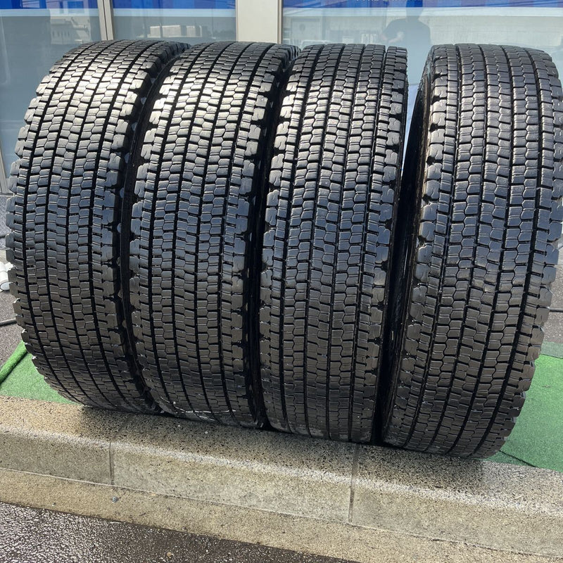 11R22.5 BRIDGESTONE, W900 激安美品　2022年製 4本セット:72,000円