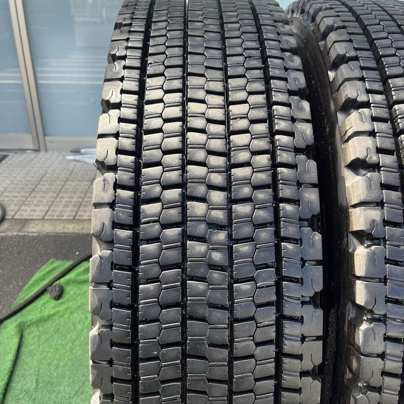 11R22.5 BRIDGESTONE, W900 激安美品　2022年製 4本セット:72,000円