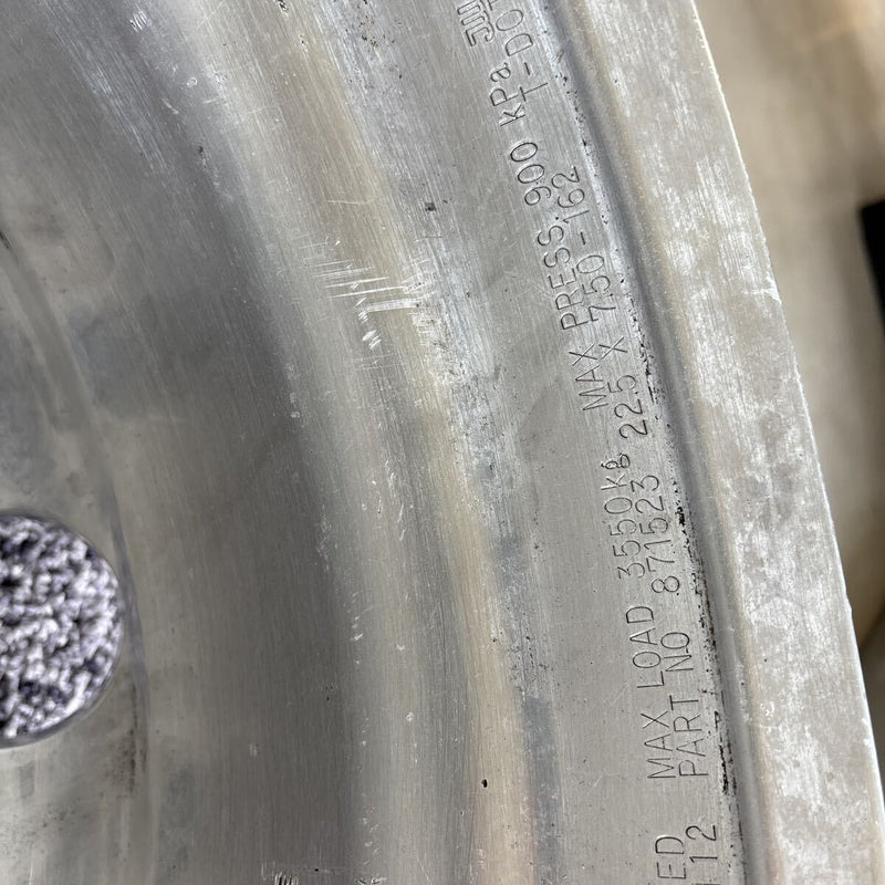 アルコア　アルミホイール　22.5×7.50 . 10穴 (11R 22.5及び275/80R22.5などに使用) 4本セット：69000円