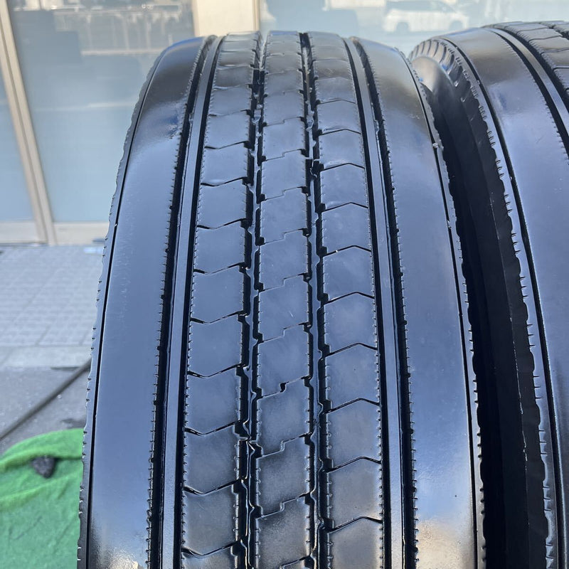 295/80R22.5 BRIDGESTONE, R225 激安美品 2本セット:36,000円