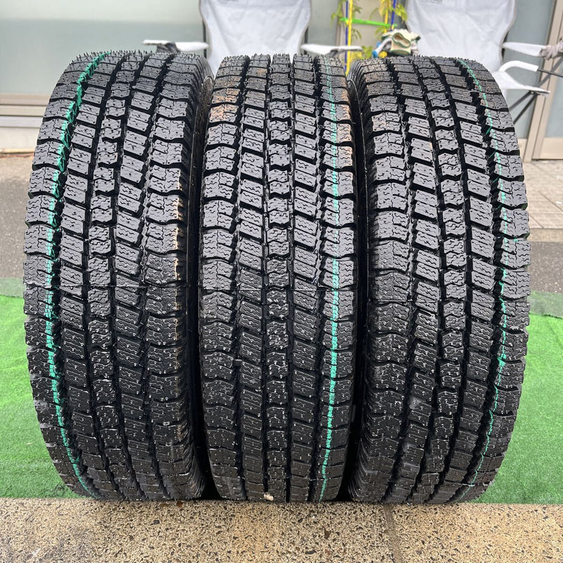 195/75R15 再生スタッドレスほぼ新品　M934 2本＋1本セット:12,000円