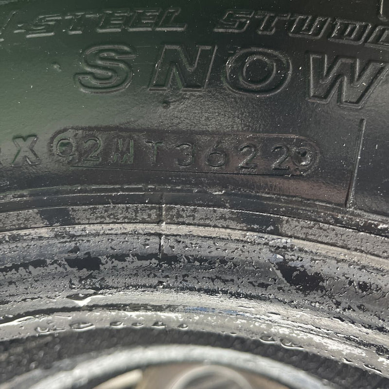 245/70R19.5 再生スタッドレスほぼ新品　M636 2本セット:21,000円