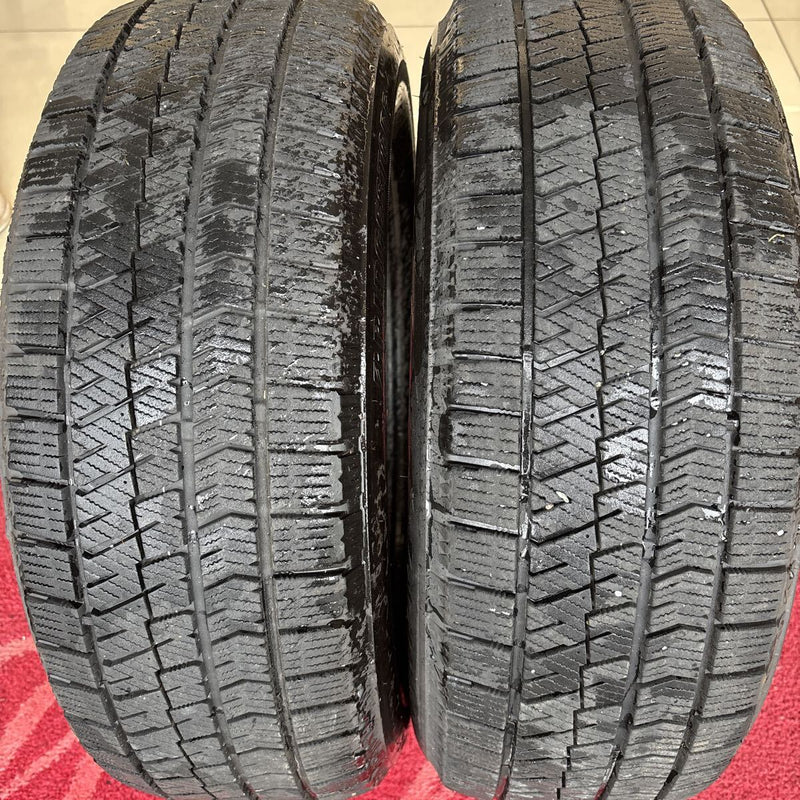 205/60R16 BRIDGESTONE VRX2 中古スタッドレスタイヤ２本セット　9,000円