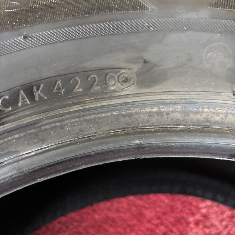 205/60R16 BRIDGESTONE VRX2 中古スタッドレスタイヤ２本セット　9,000円