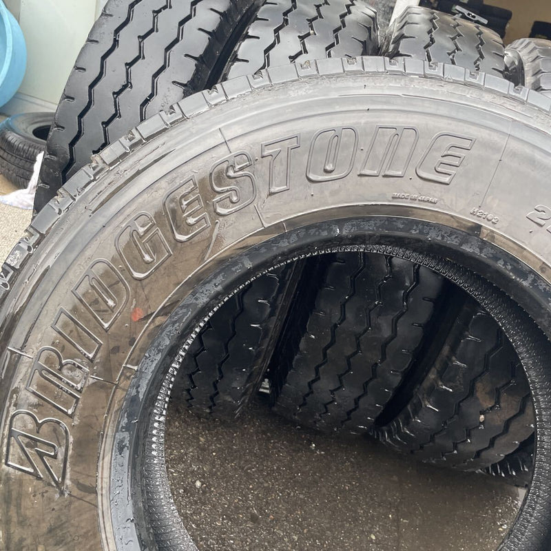 225/80R17.5 ブリヂストン　激安美品　　2021年UP 6本セット：35000円