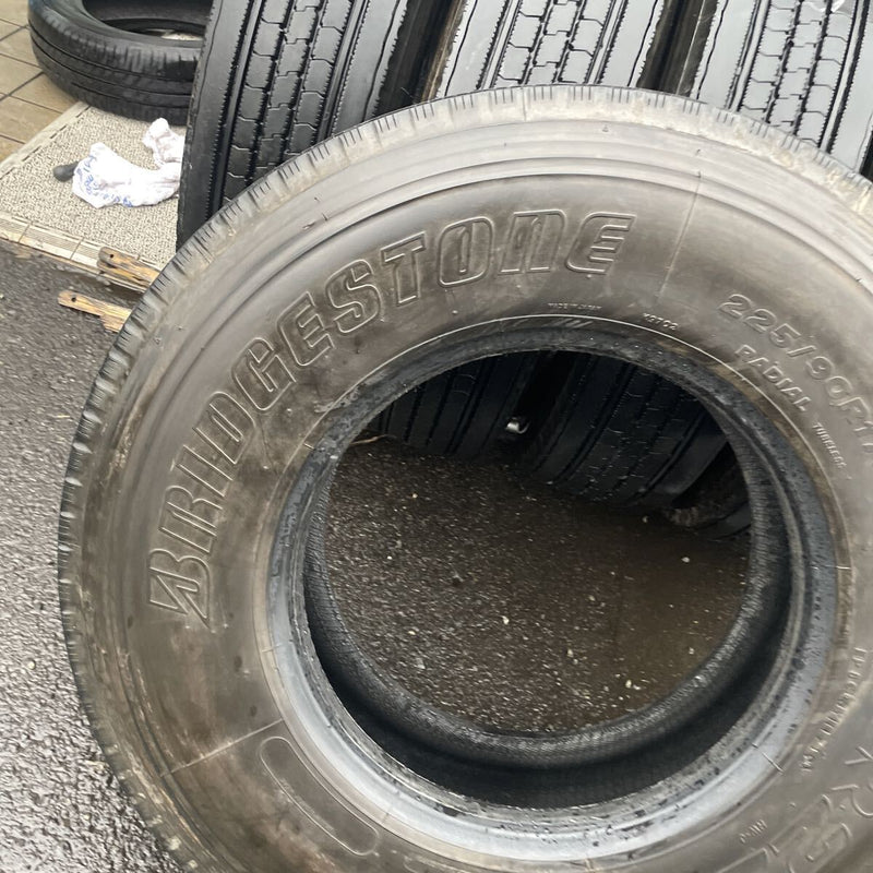 225/90R17.5 ブリヂストン　激安美品　6本セット：35000円