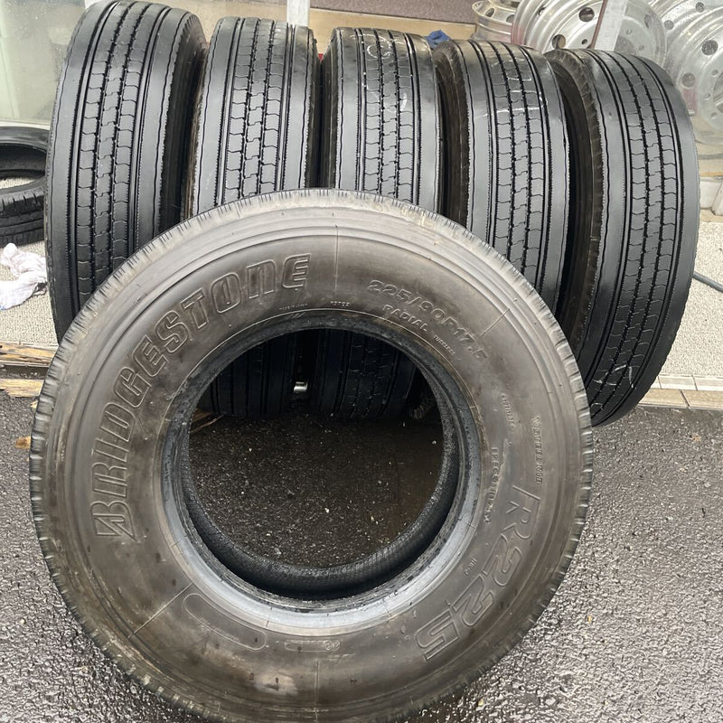 225/90R17.5 ブリヂストン　激安美品　6本セット：35000円