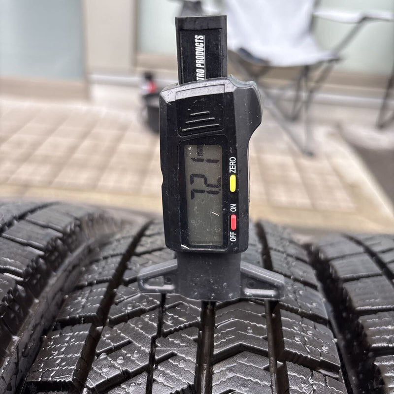 145/80R13 BRIDGESTONE 中古スタッドレスタイヤ4本セット:12000円