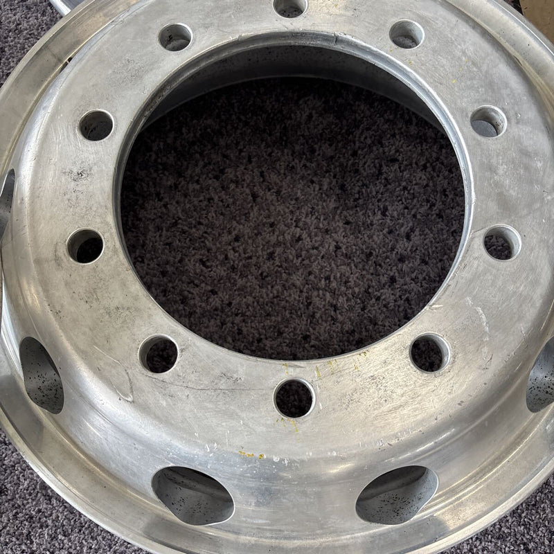 アルコア　アルミホイール　22.5×7.50 . 10穴 (11R 22.5及び275/80R22.5などに使用) 激安　4本セット：69000円