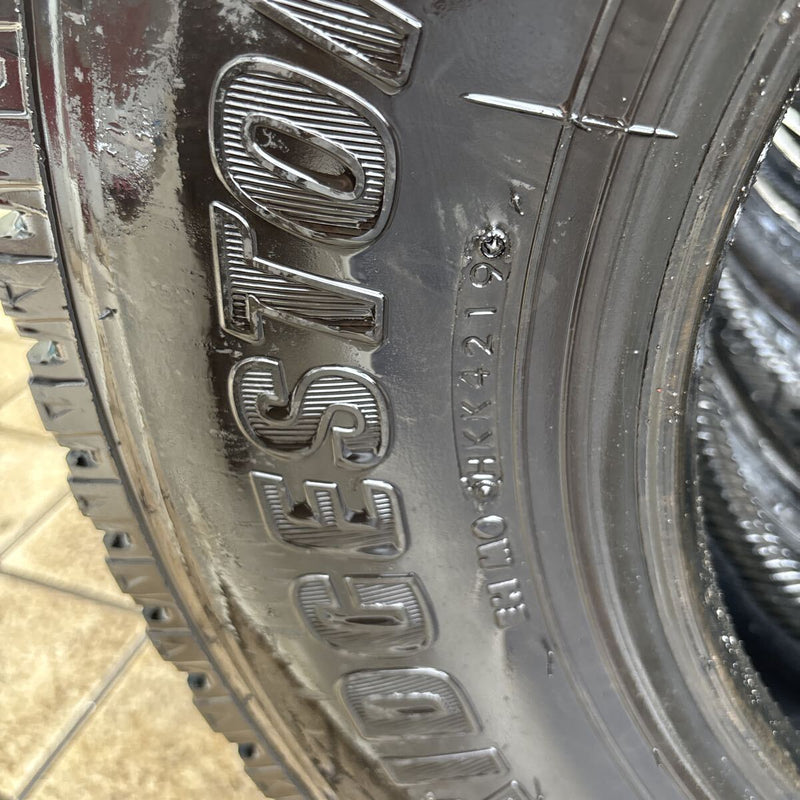 205/85R16 LT ブリヂストン W979 スタッドレスタイヤ6本セット:32000円