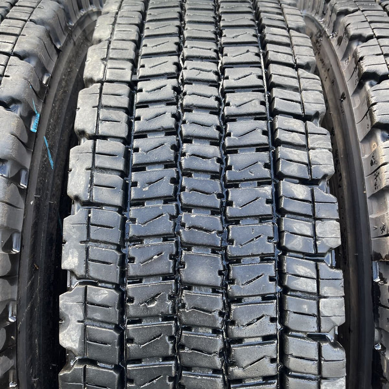 11R22.5 DUNLOP, SP068 激安美品　 4本セット:63,000円