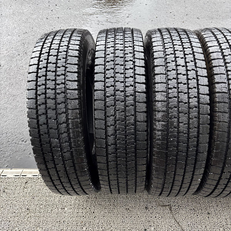 195/85R15 TOYO M935 中古スタッドレス　6本セット:30000円