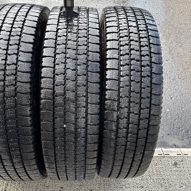 195/85R16 TOYO M935 スタッドレス　4本セット:20000円