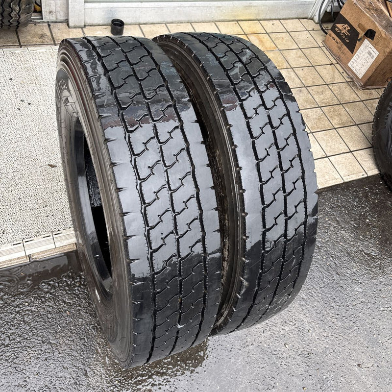 225/80R17.5 YOKOHAMA 701ZE ミックスタイヤ 2本:11000円